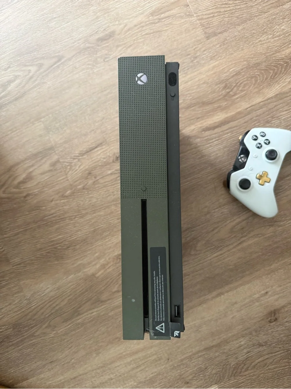 Xbox 1s battlefield White & Gold Wireless Controller